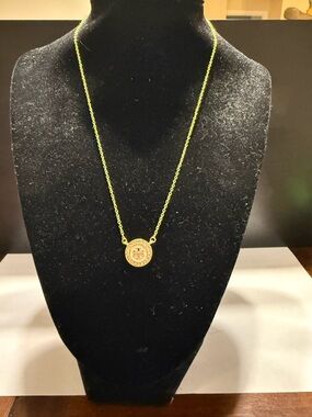 NEW Tory Burch Kira 18K-gold-plated enamel logo pendant necklace round white